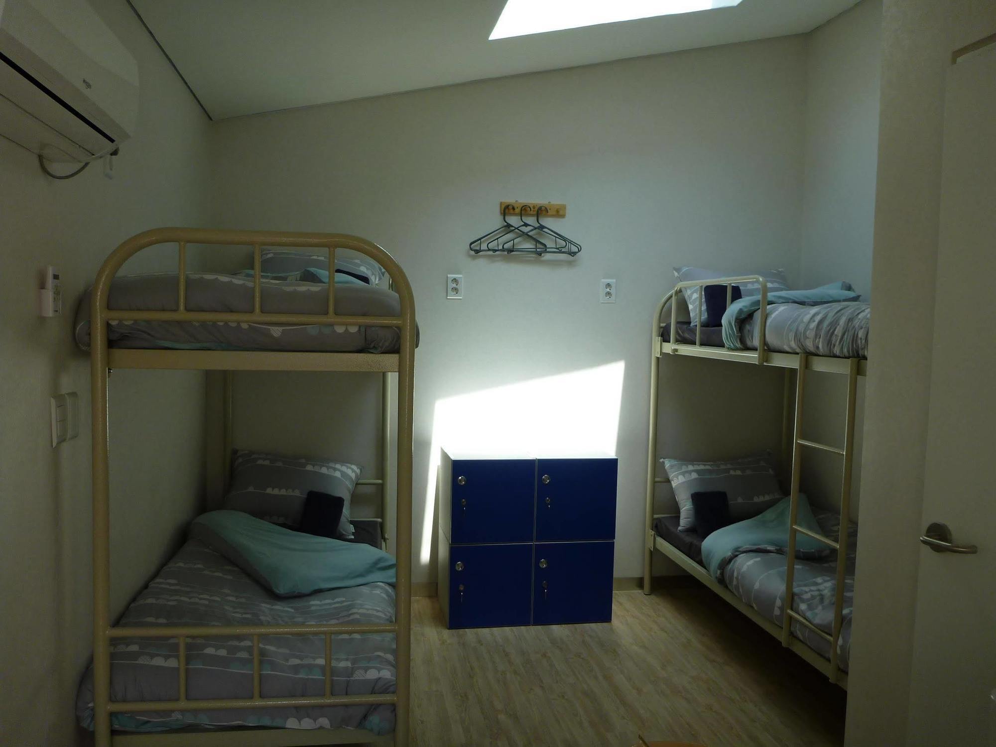 Inside Busan Hostel Exteriör bild
